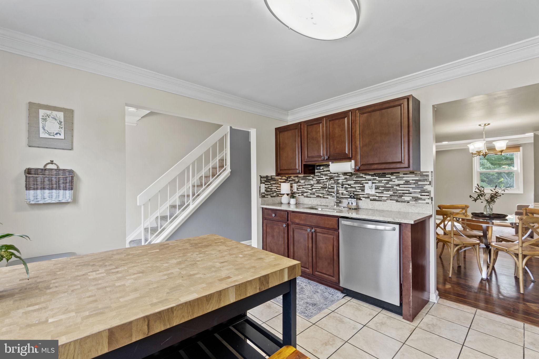 WHISPERING WOODS - Residential