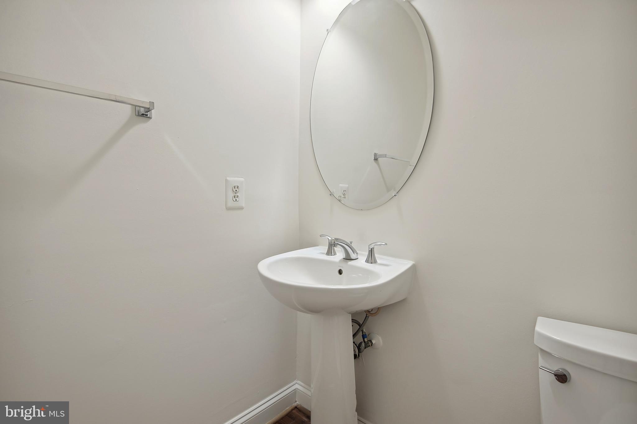 SAINTSBURY PLAZA - Residential