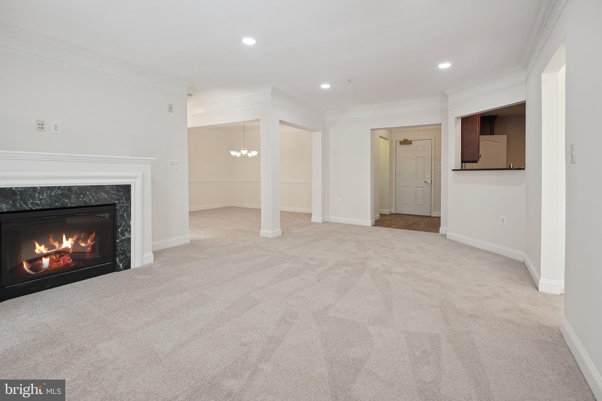 SAINTSBURY PLAZA - Residential