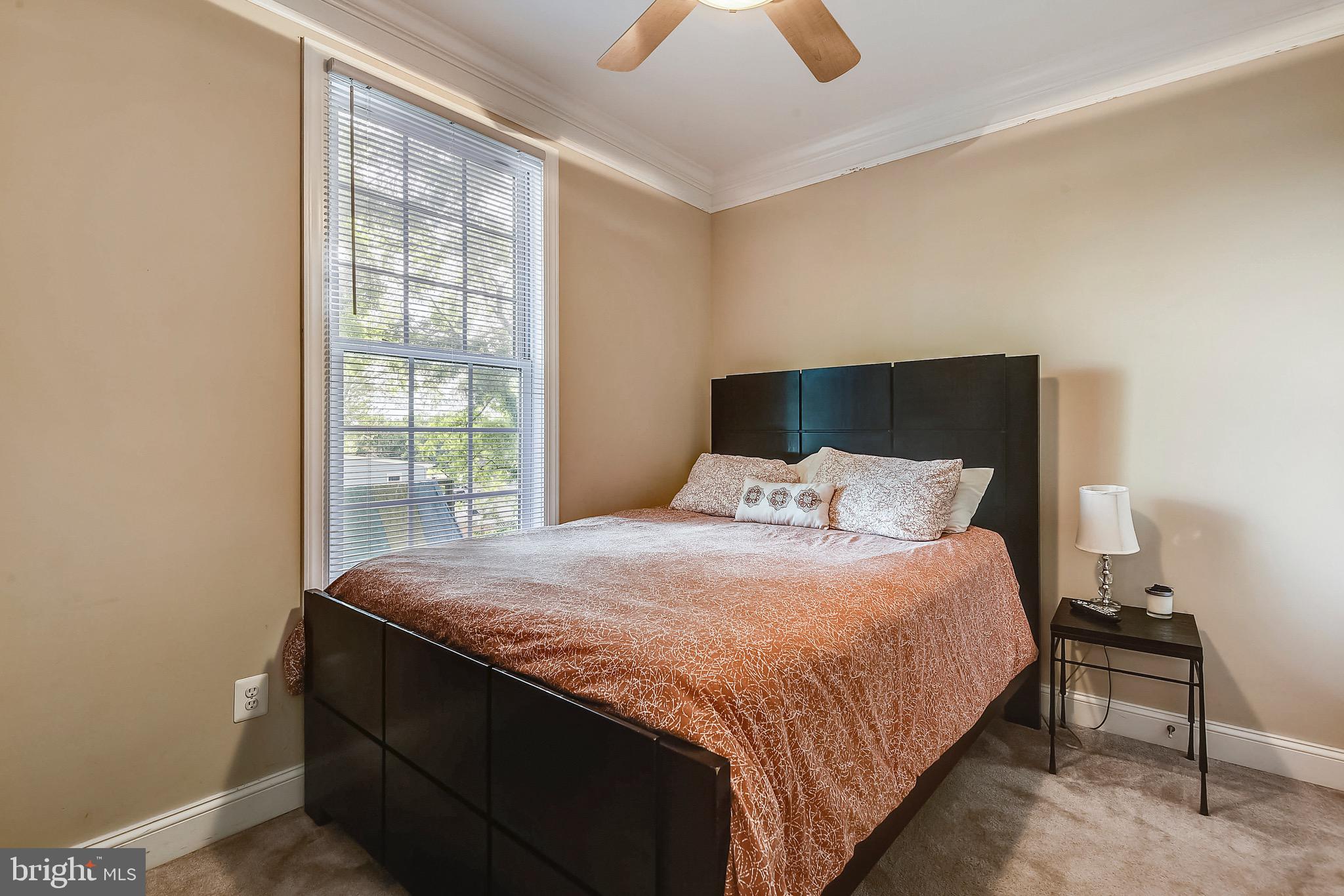 WOODLAND BEACH - Residential