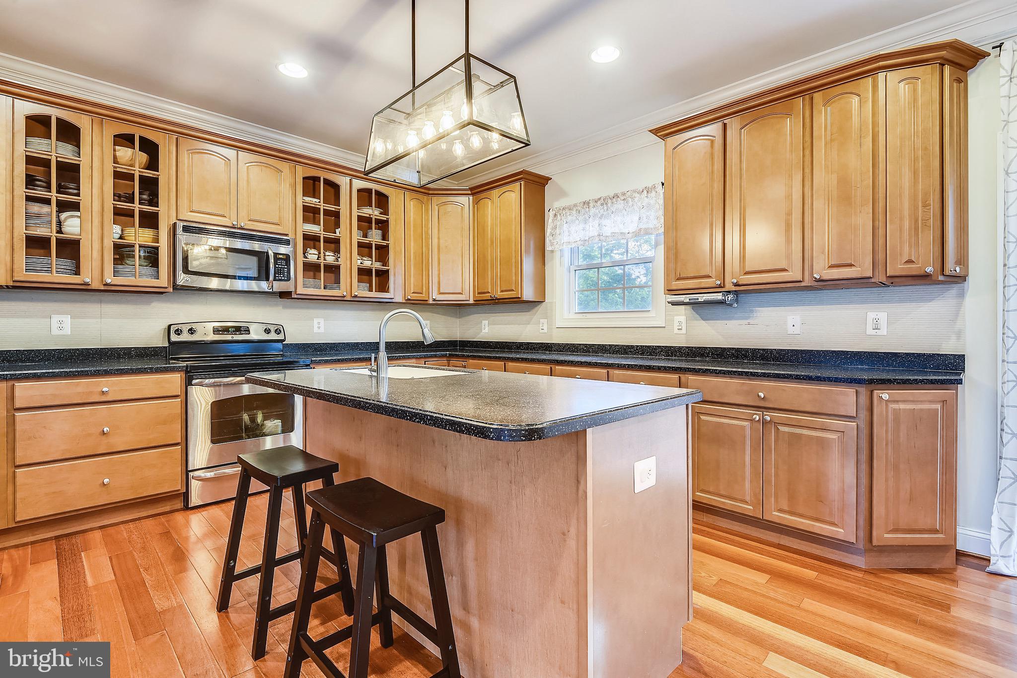 WOODLAND BEACH - Residential