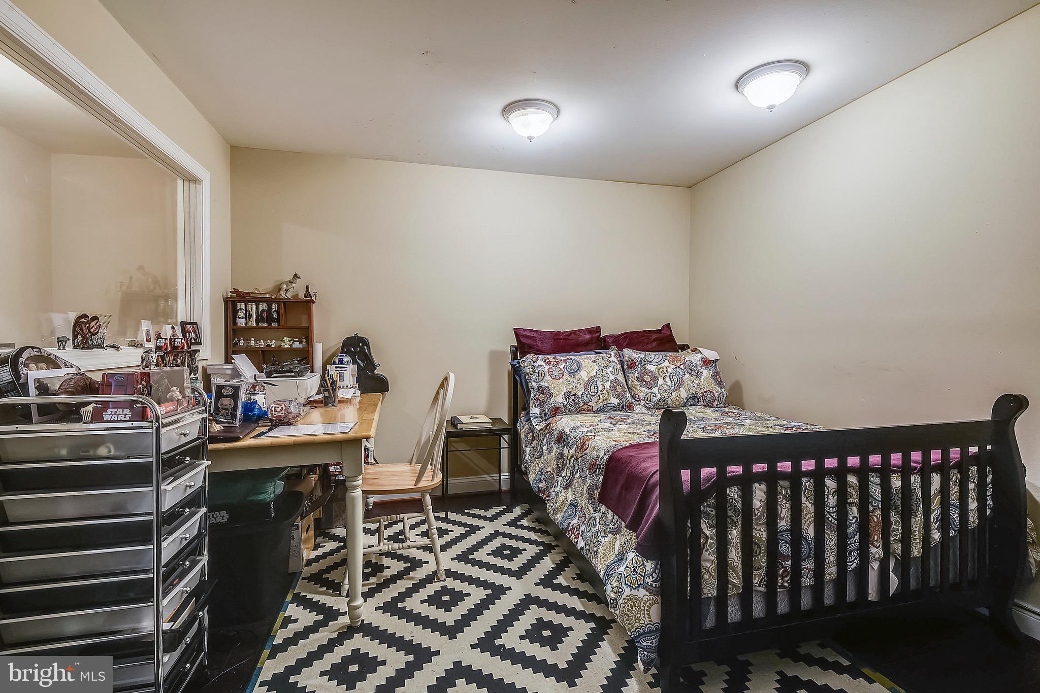 WOODLAND BEACH - Residential