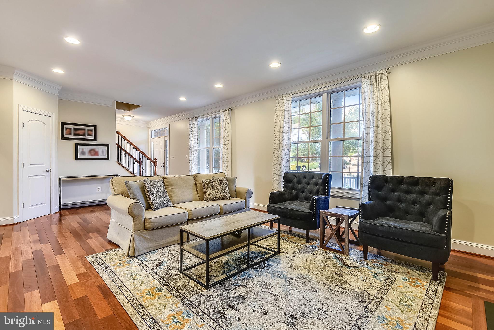 WOODLAND BEACH - Residential