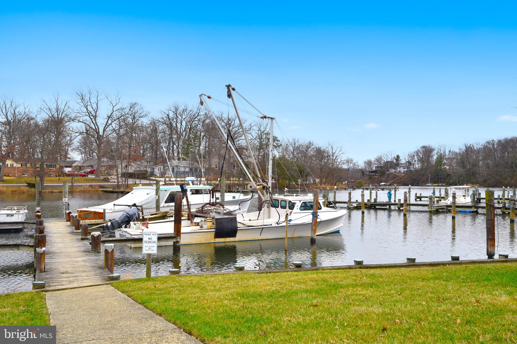 WOODLAND BEACH - Residential