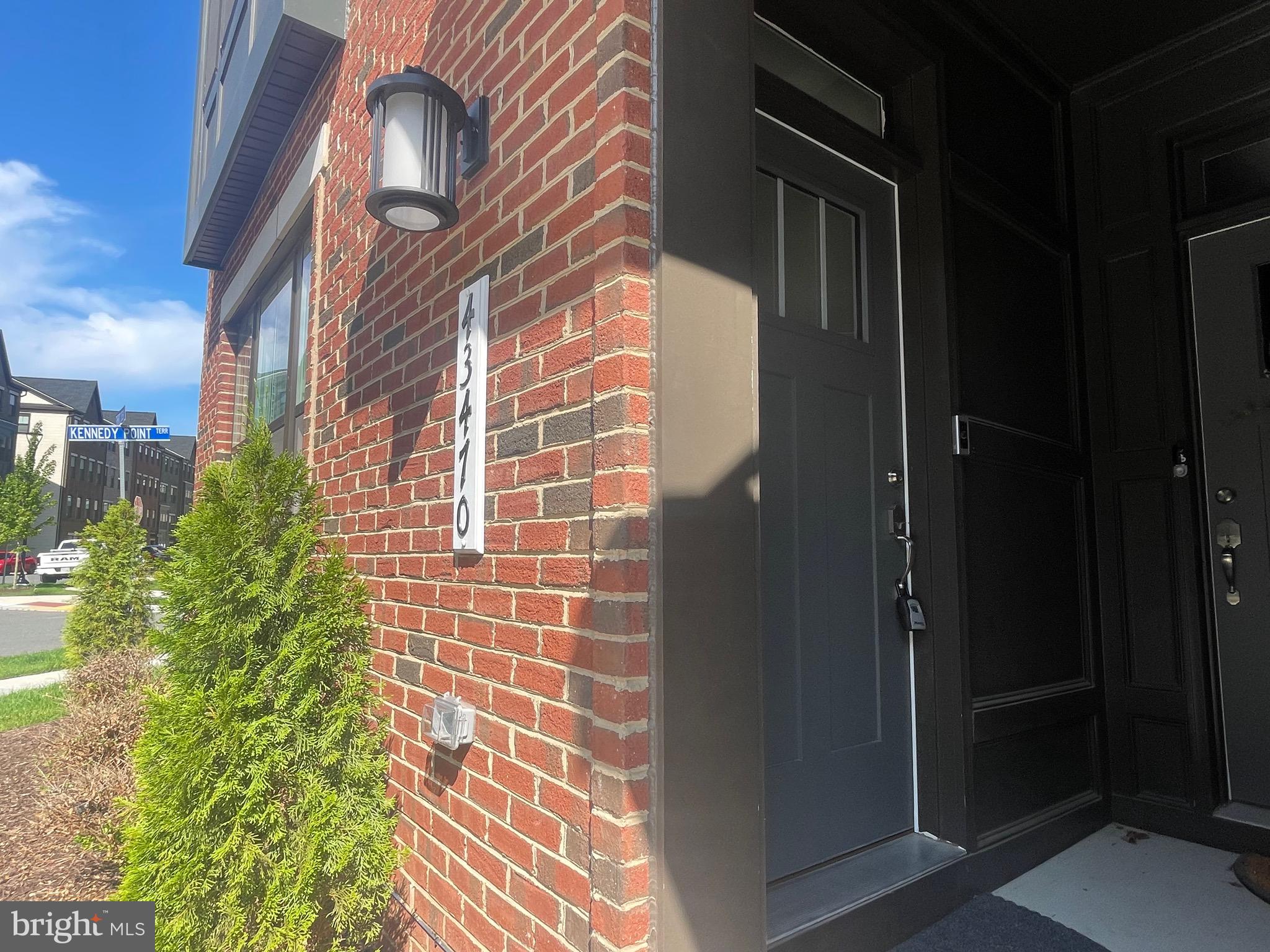 MOOREFIELD STATION - Residential Lease