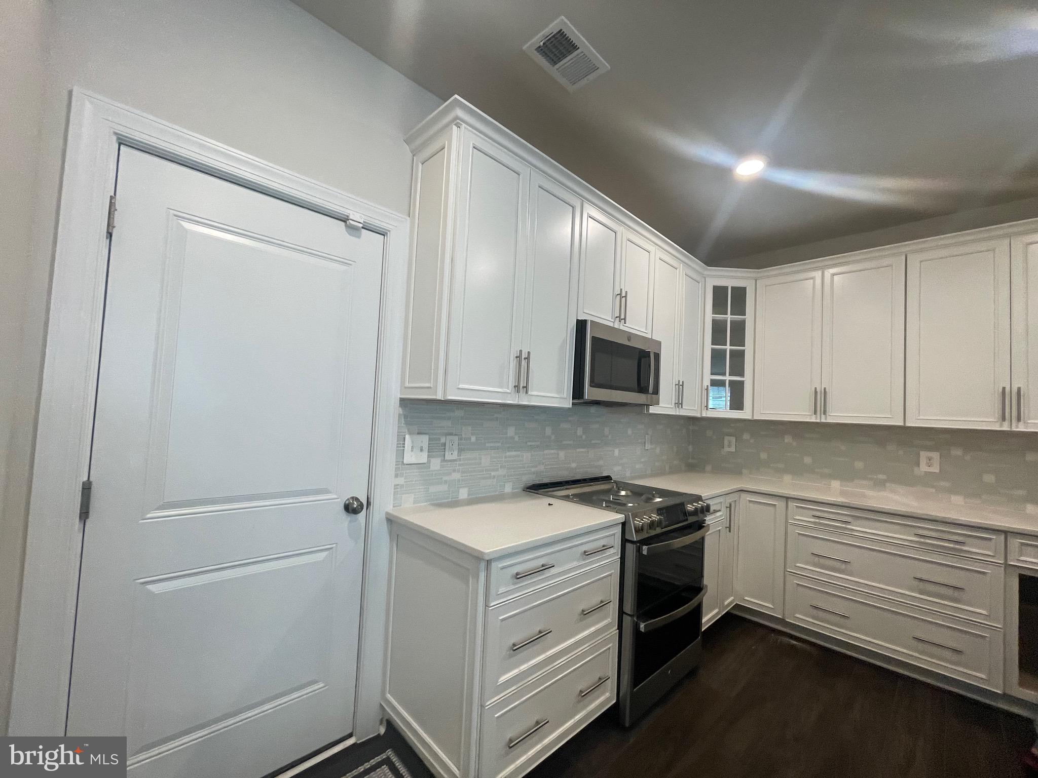 MOOREFIELD STATION - Residential Lease