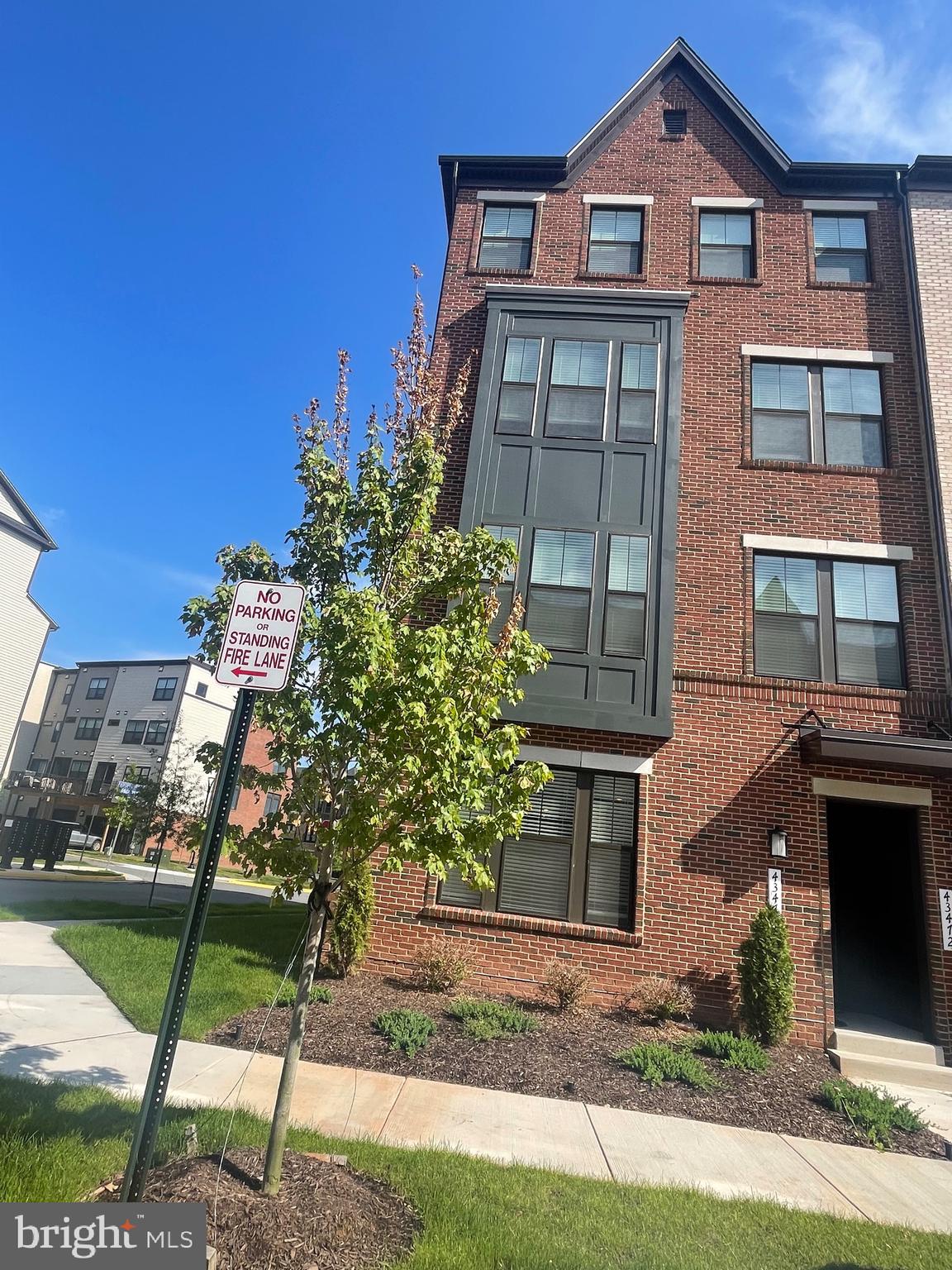 MOOREFIELD STATION - Residential Lease