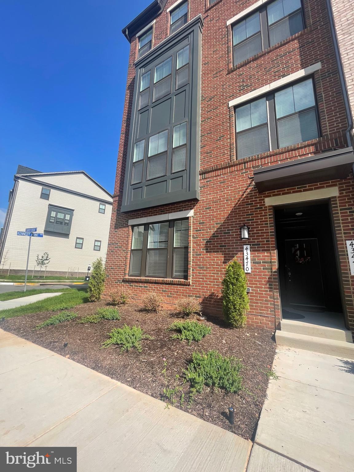 MOOREFIELD STATION - Residential Lease