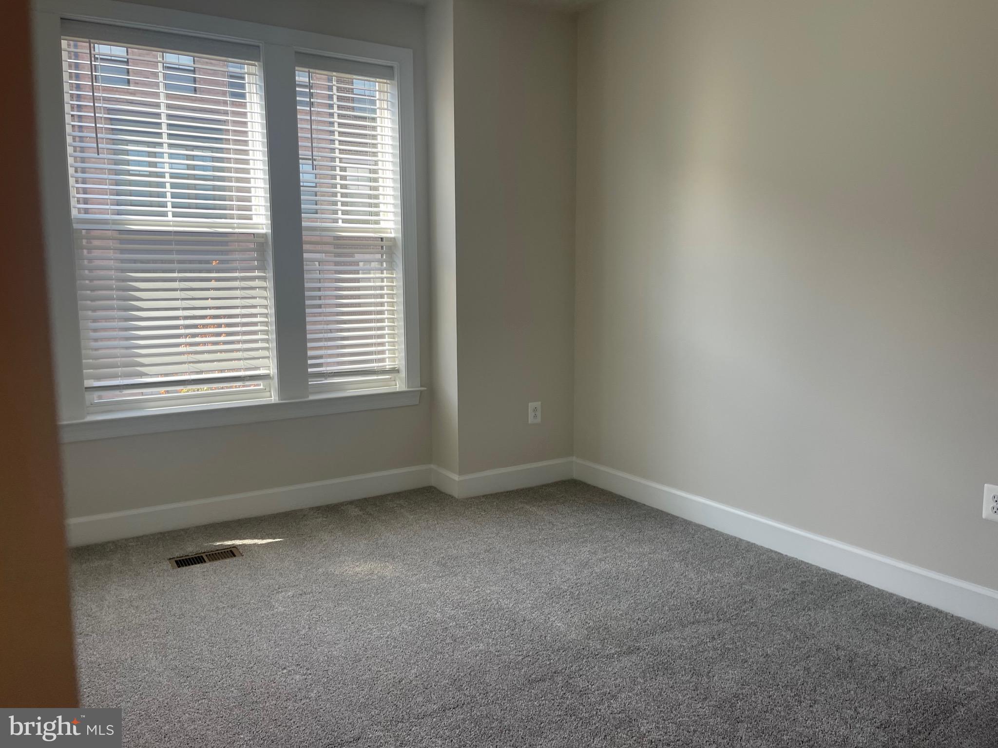 MOOREFIELD STATION - Residential Lease