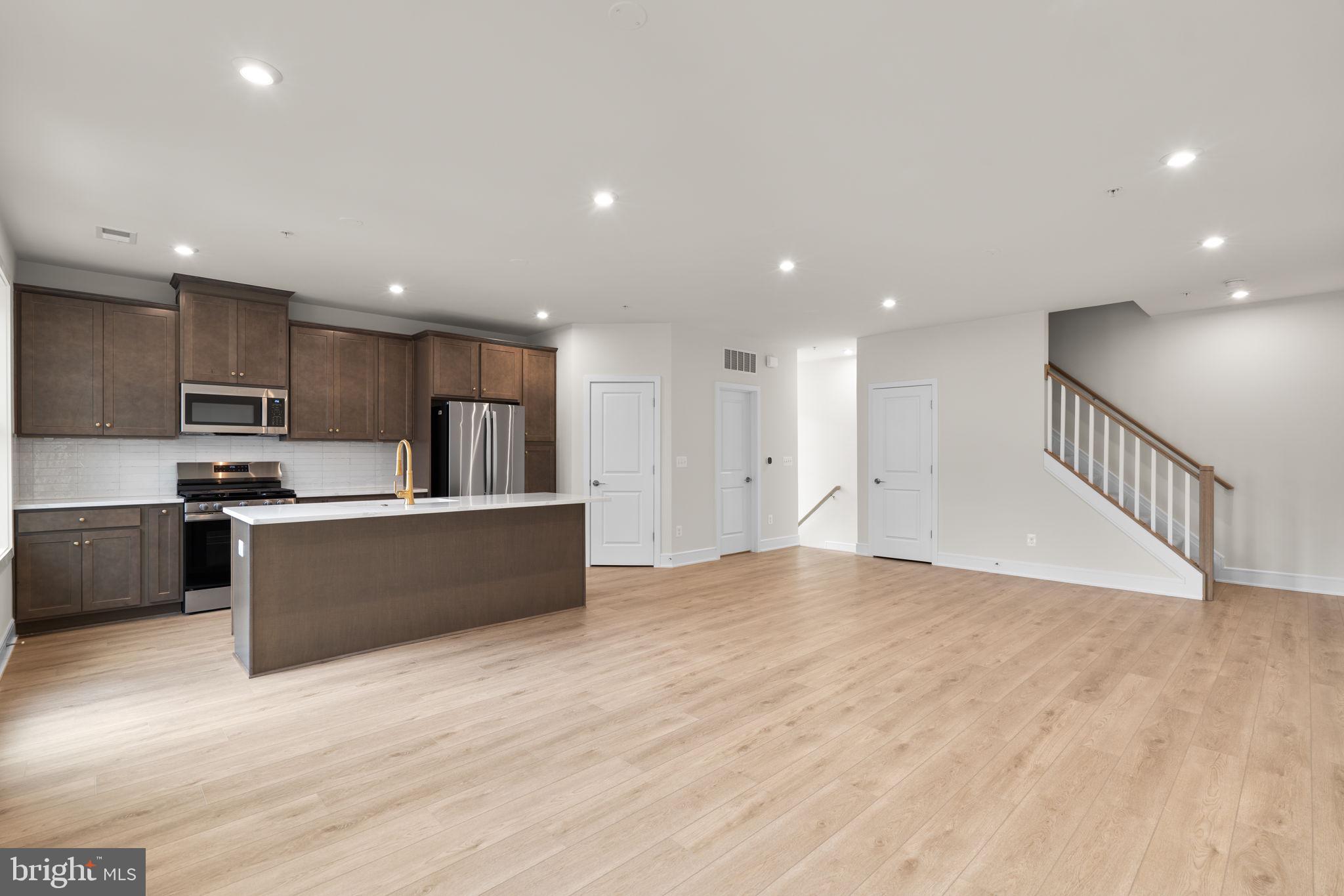 DEMOTT & SILVER - Residential