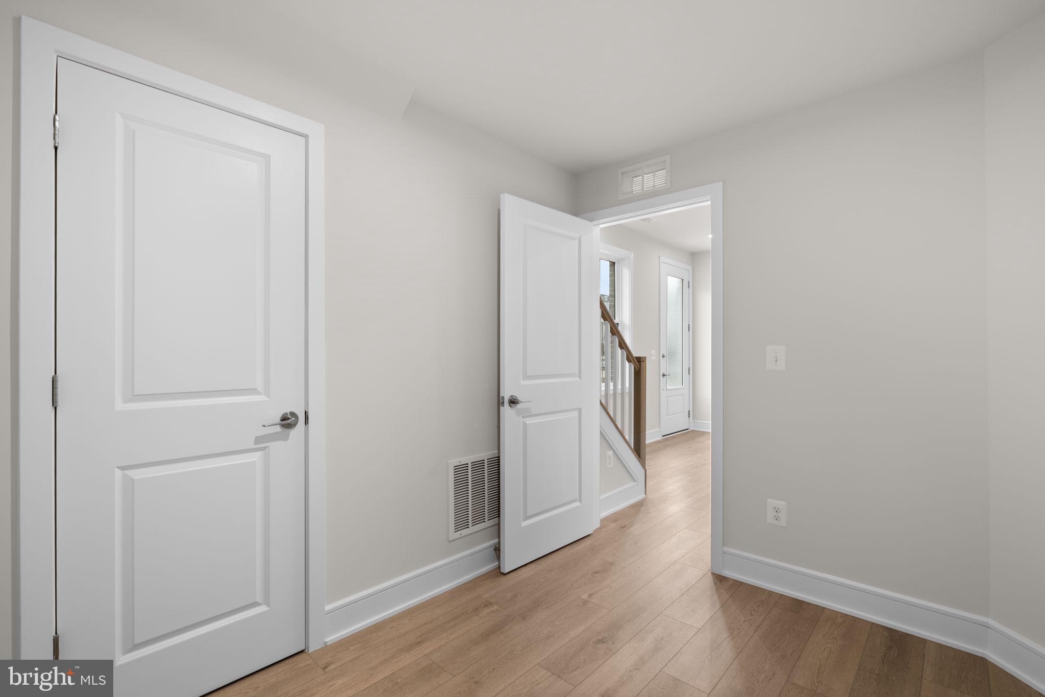 DEMOTT & SILVER - Residential