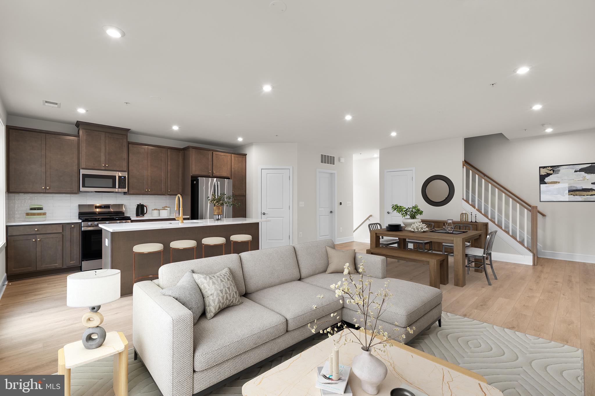 43305 FARRINGDON SQUARE