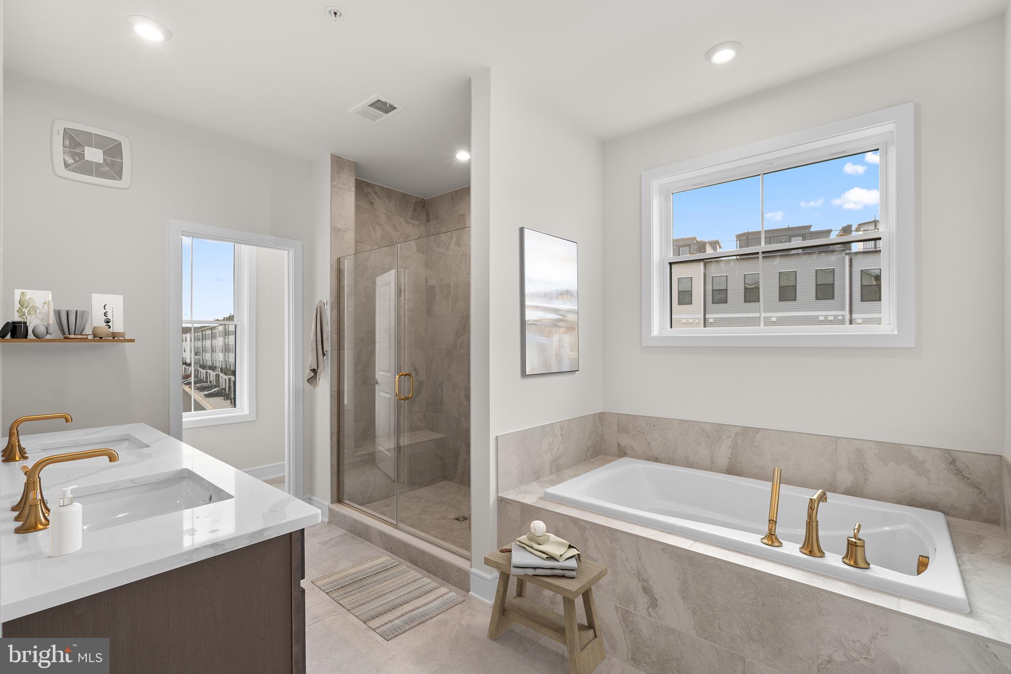 43305 FARRINGDON SQUARE