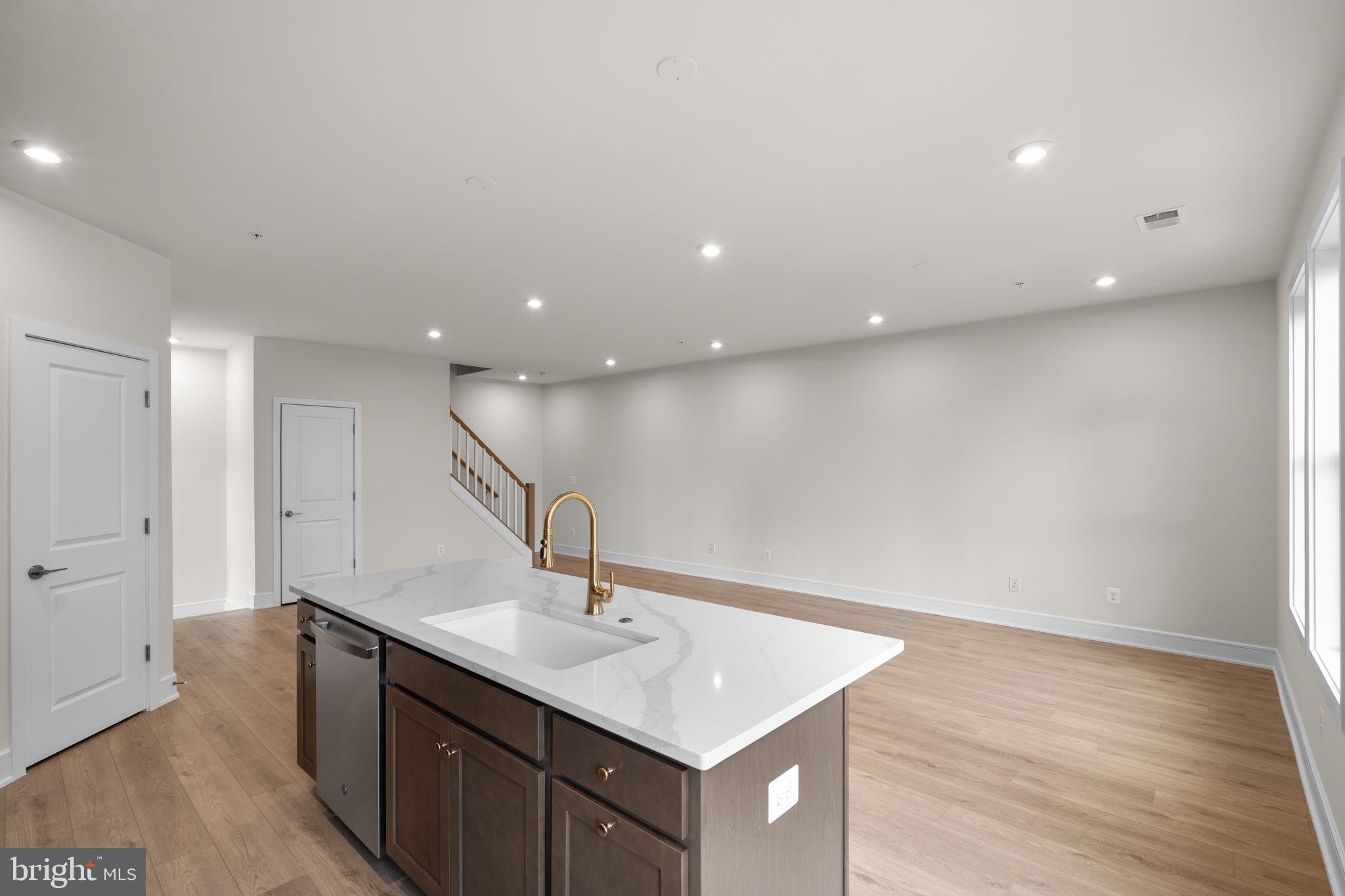 DEMOTT & SILVER - Residential