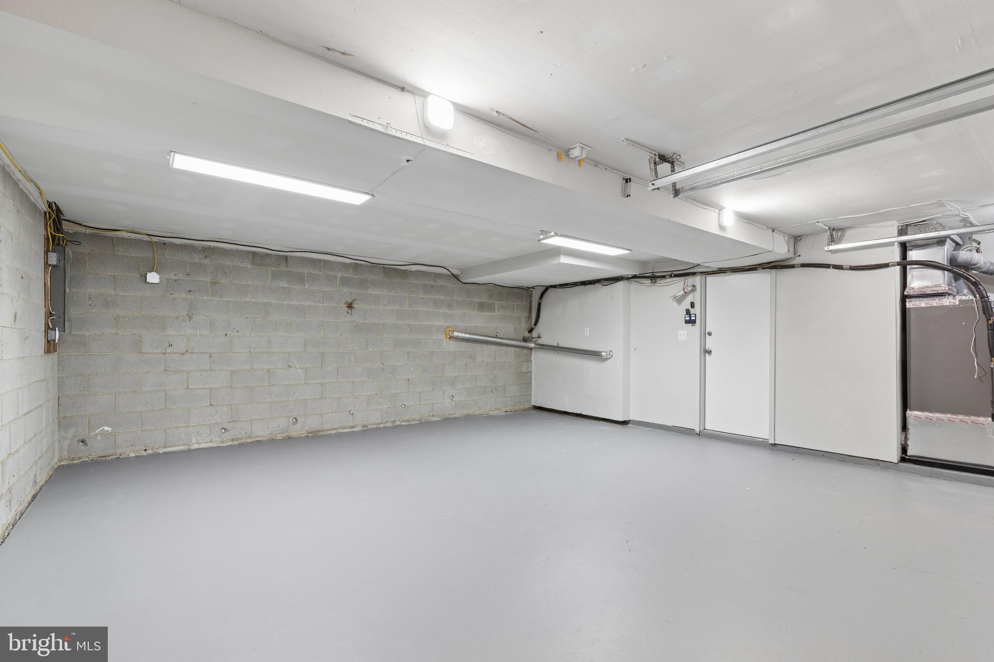 FORT WASHINGTON - Residential