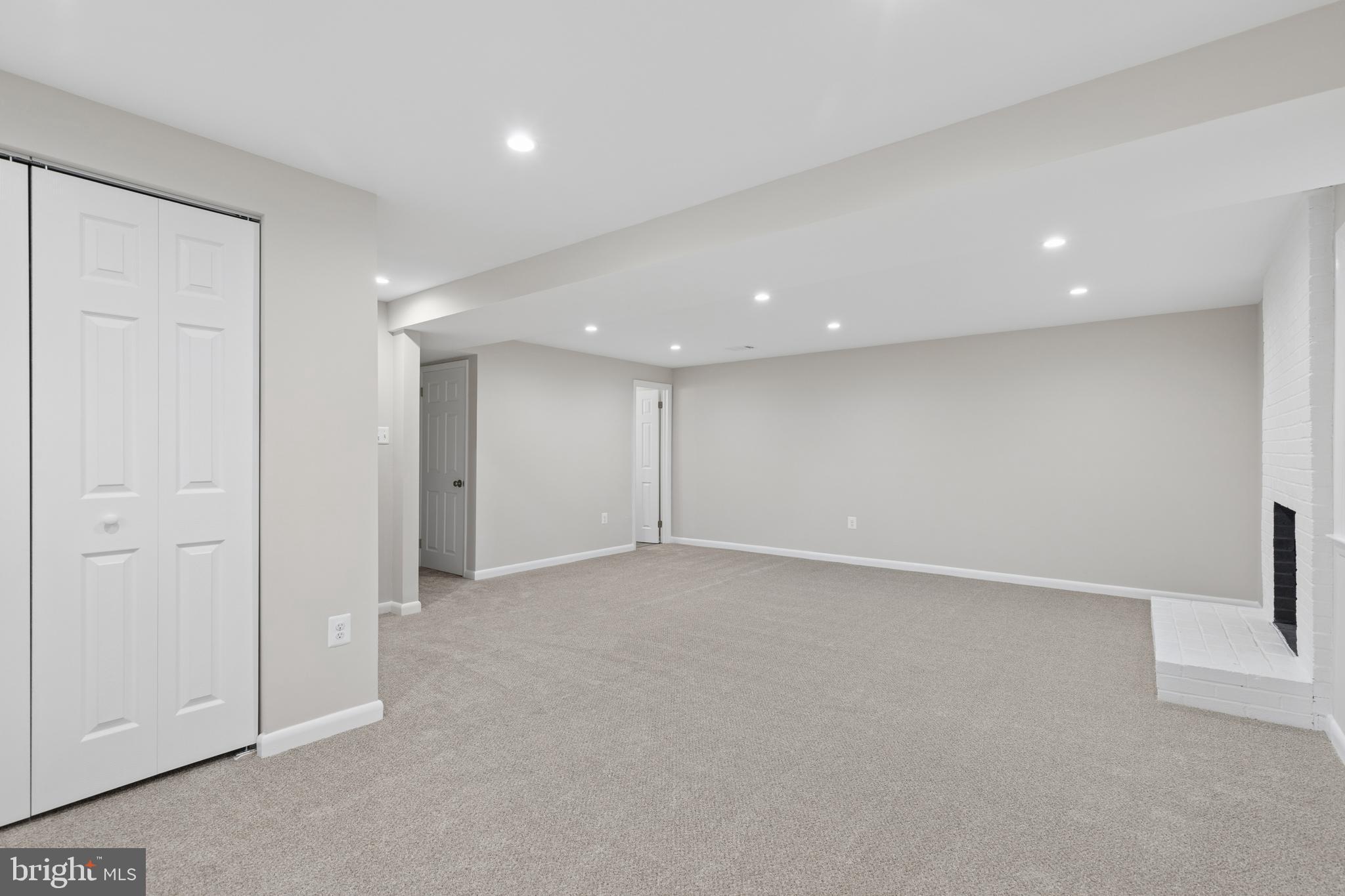 FORT WASHINGTON - Residential