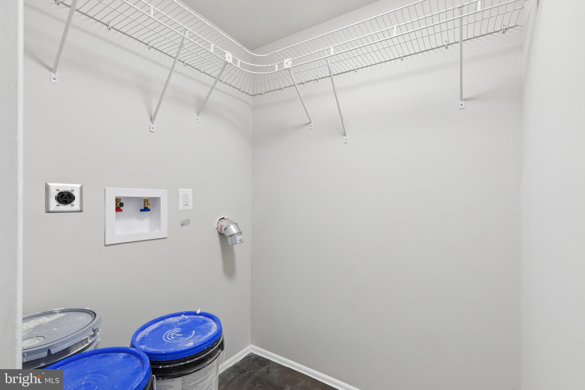 FORT WASHINGTON - Residential