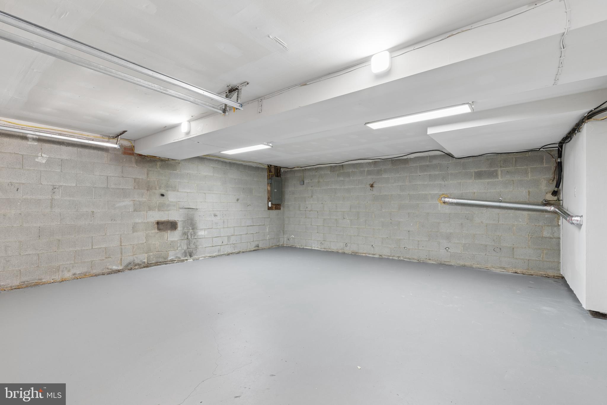 FORT WASHINGTON - Residential