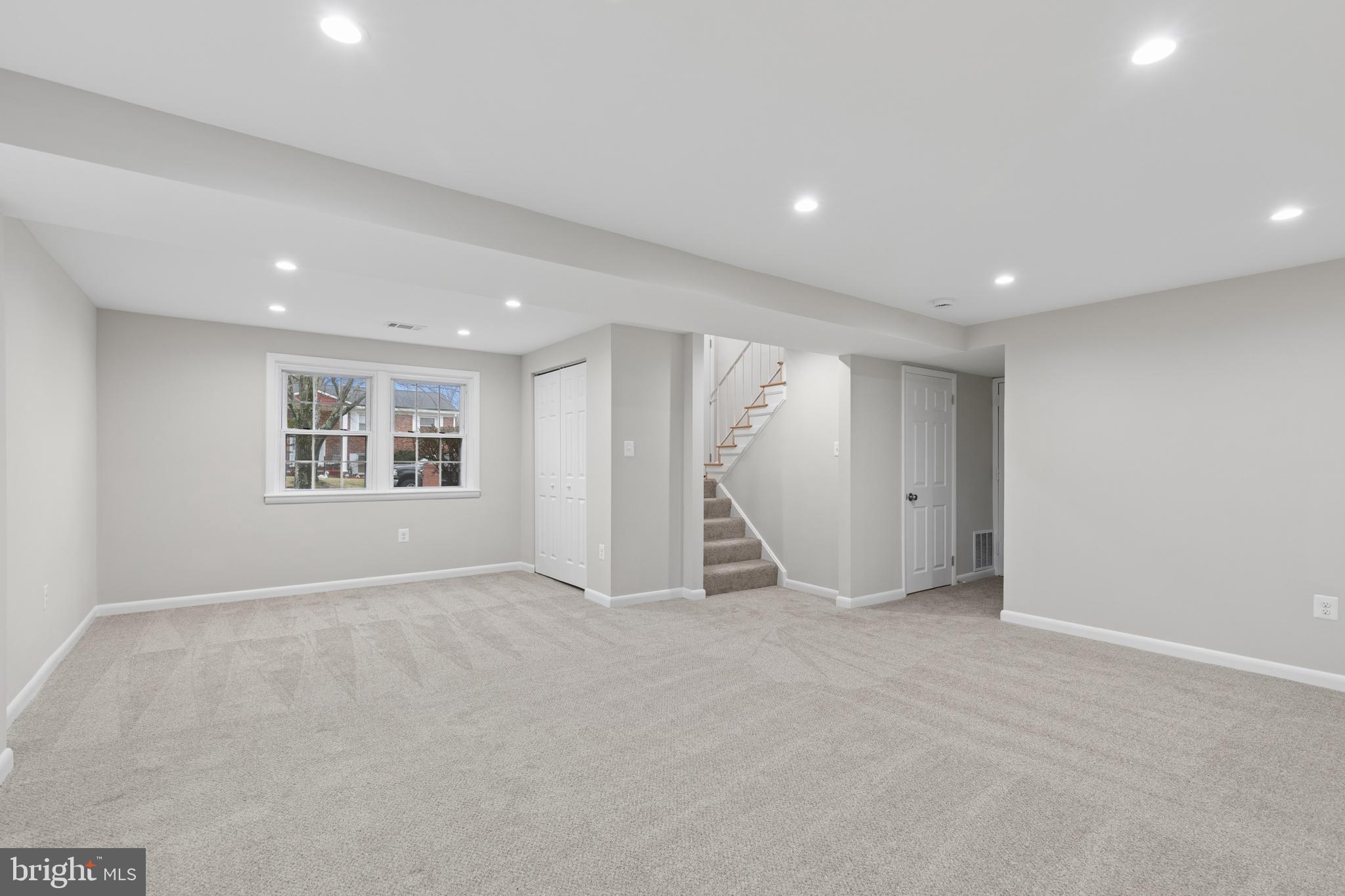 FORT WASHINGTON - Residential