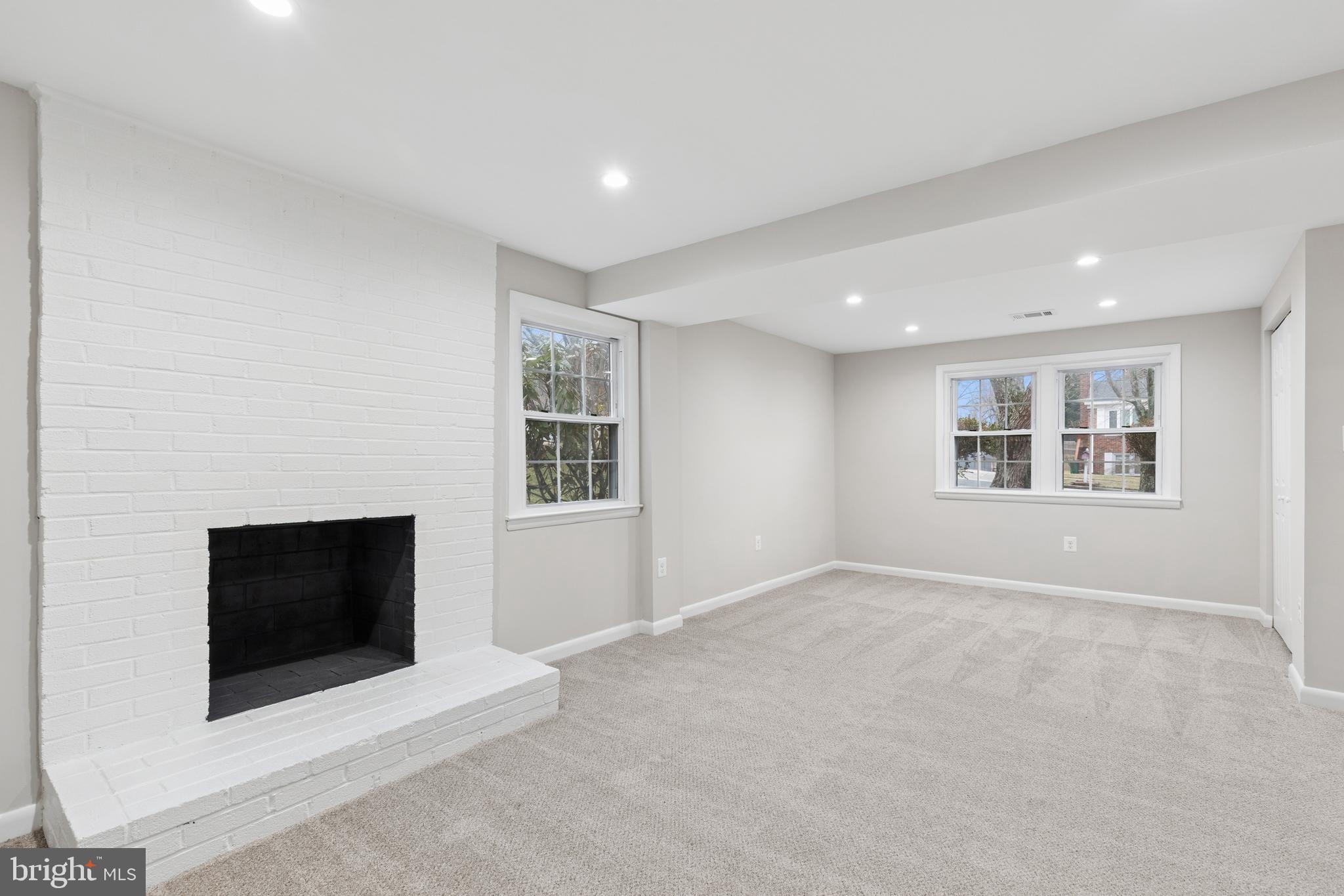 FORT WASHINGTON - Residential