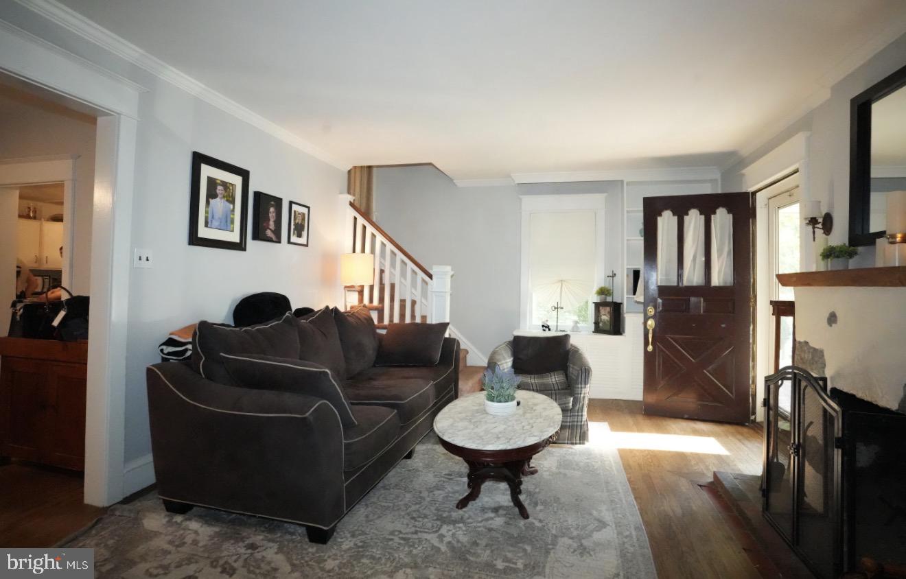2009 LAUREL ROAD