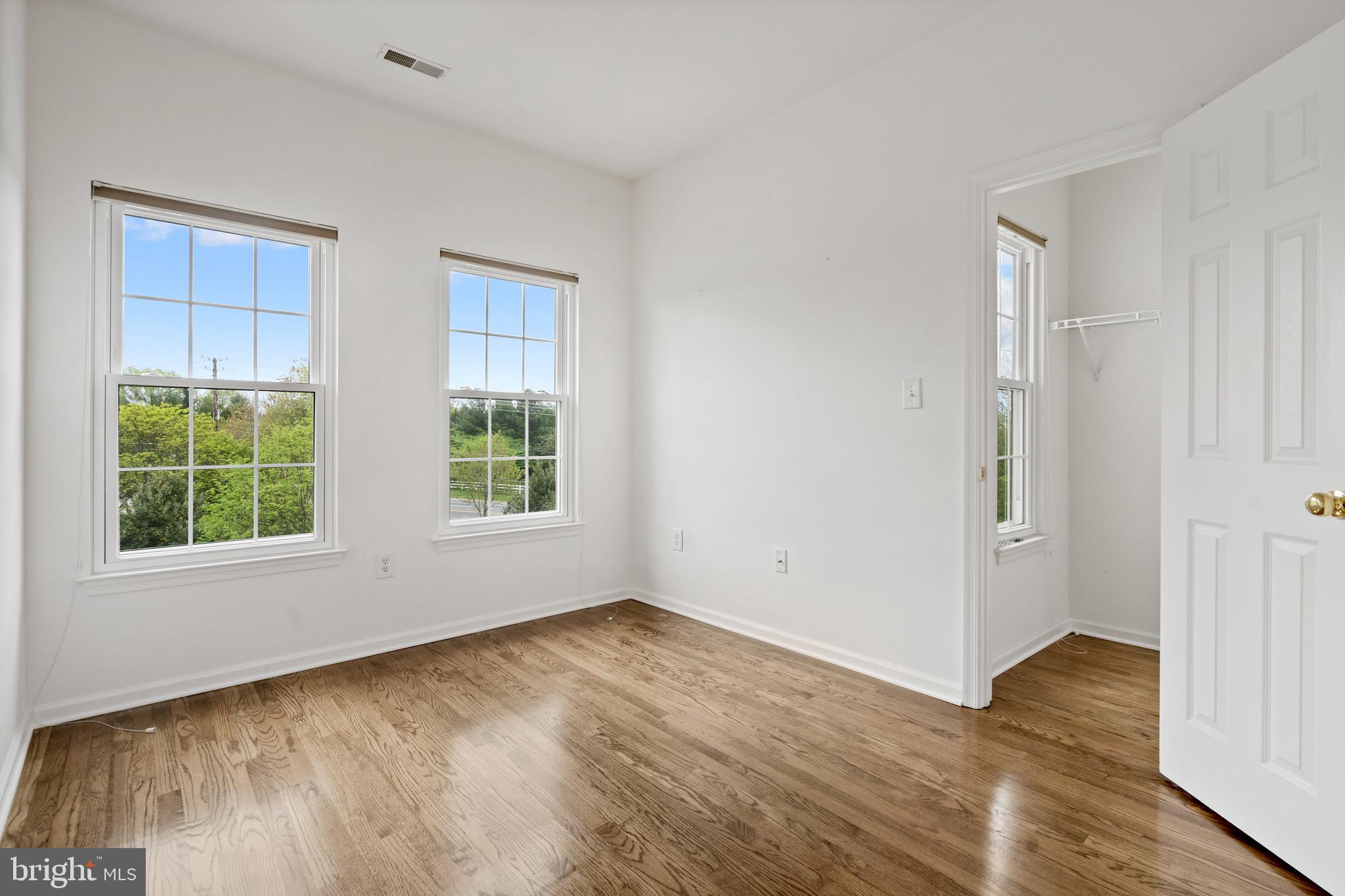 KINGSVIEW VILLAGE - Residential