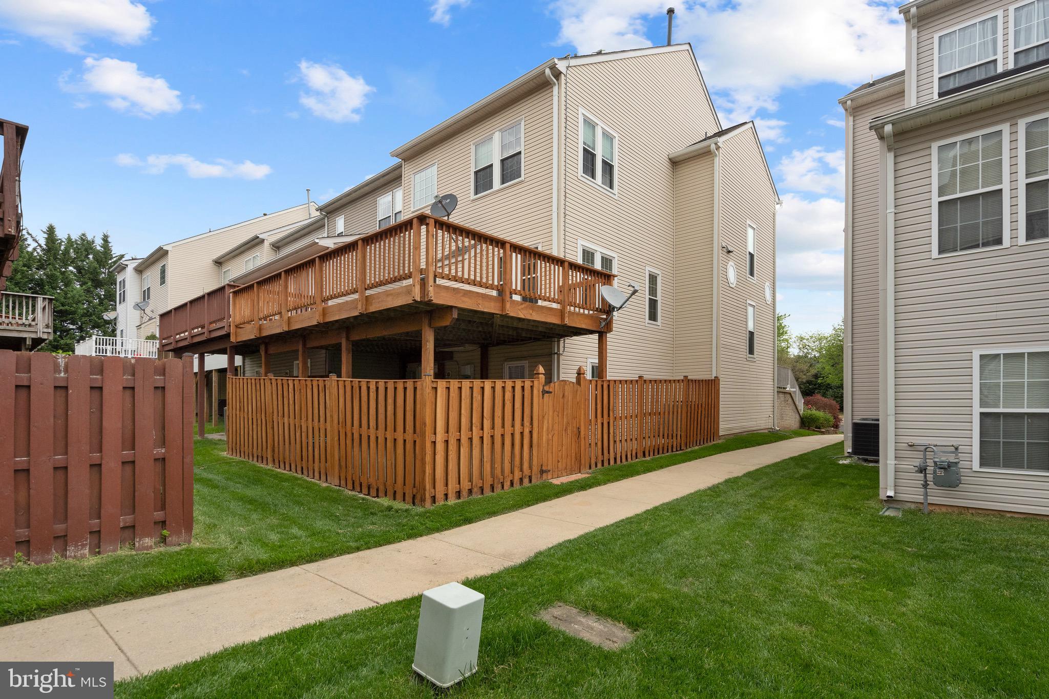 KINGSVIEW VILLAGE - Residential