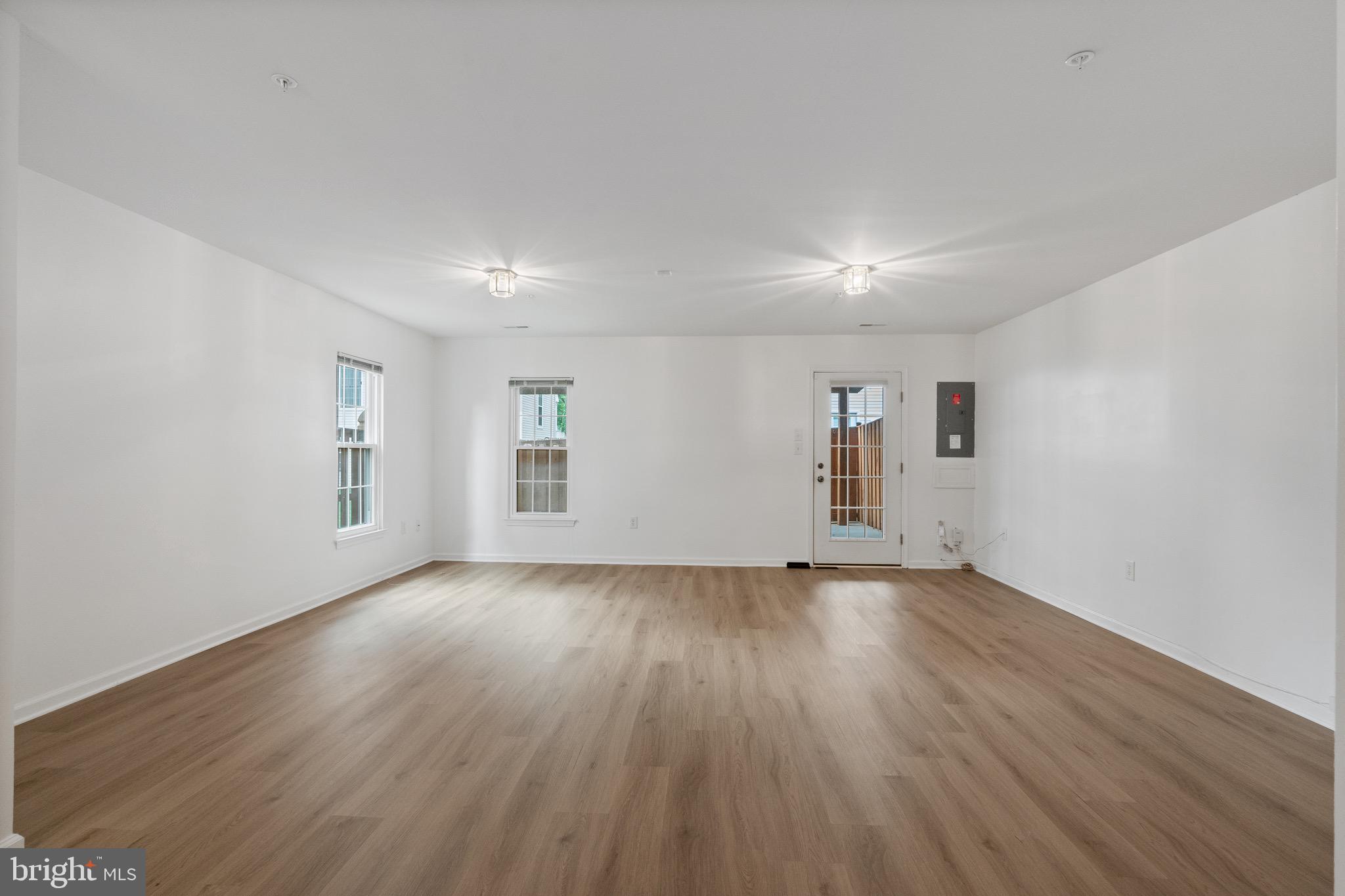 KINGSVIEW VILLAGE - Residential