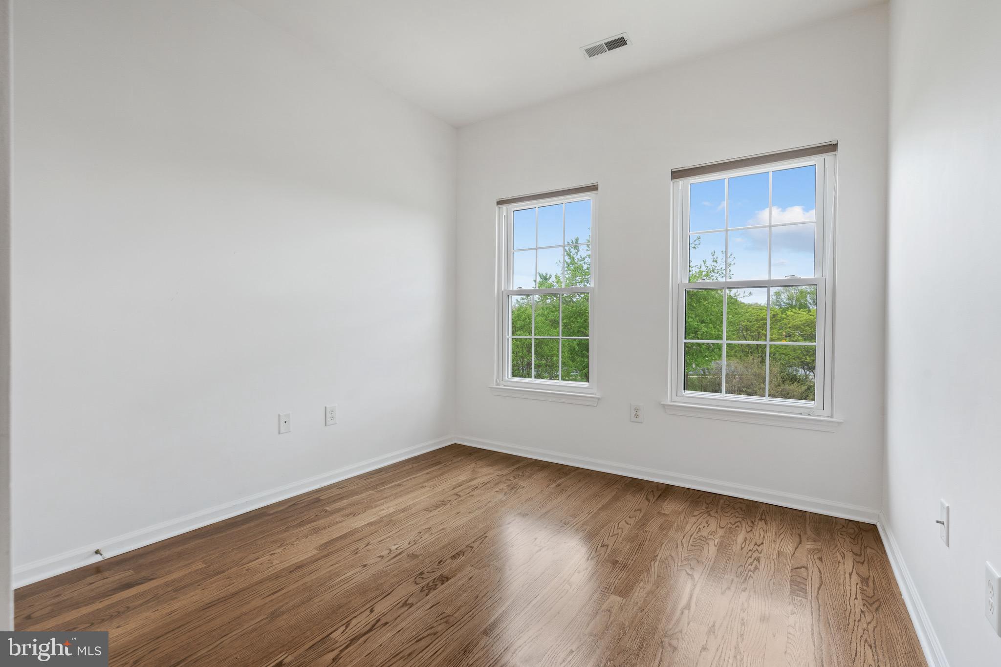 KINGSVIEW VILLAGE - Residential