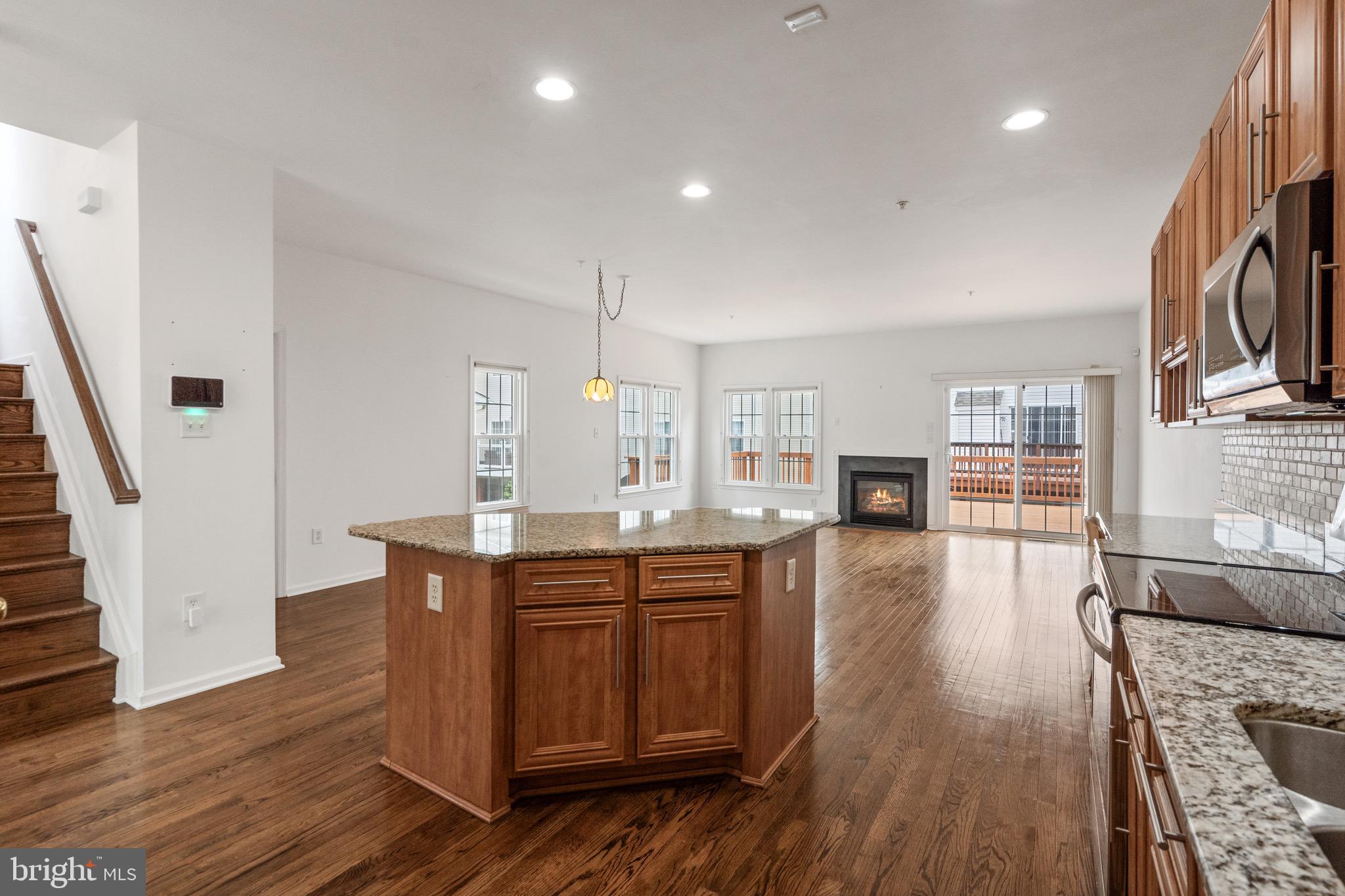 KINGSVIEW VILLAGE - Residential