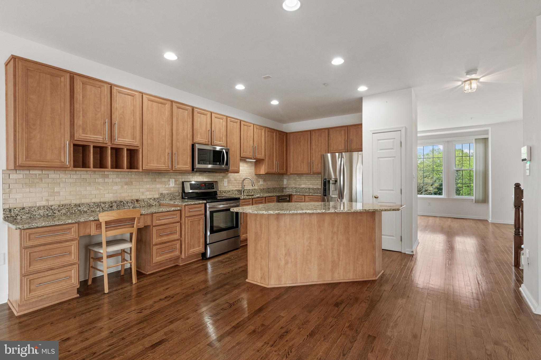 KINGSVIEW VILLAGE - Residential