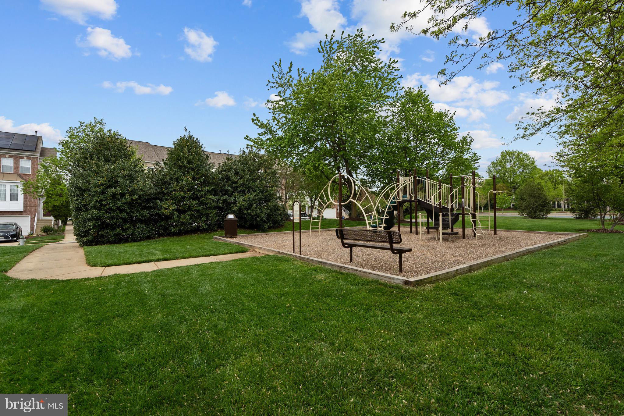 KINGSVIEW VILLAGE - Residential