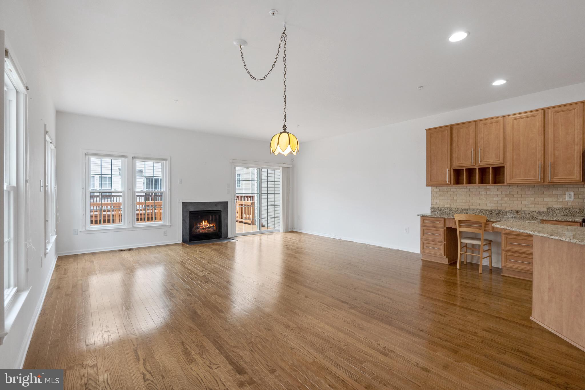 KINGSVIEW VILLAGE - Residential