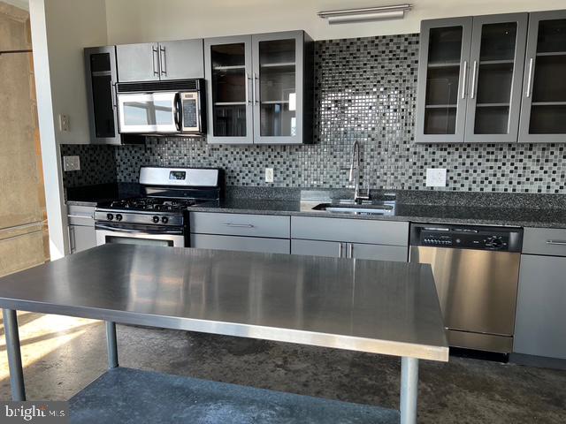 1210 BUTTONWOOD STREET 26 505