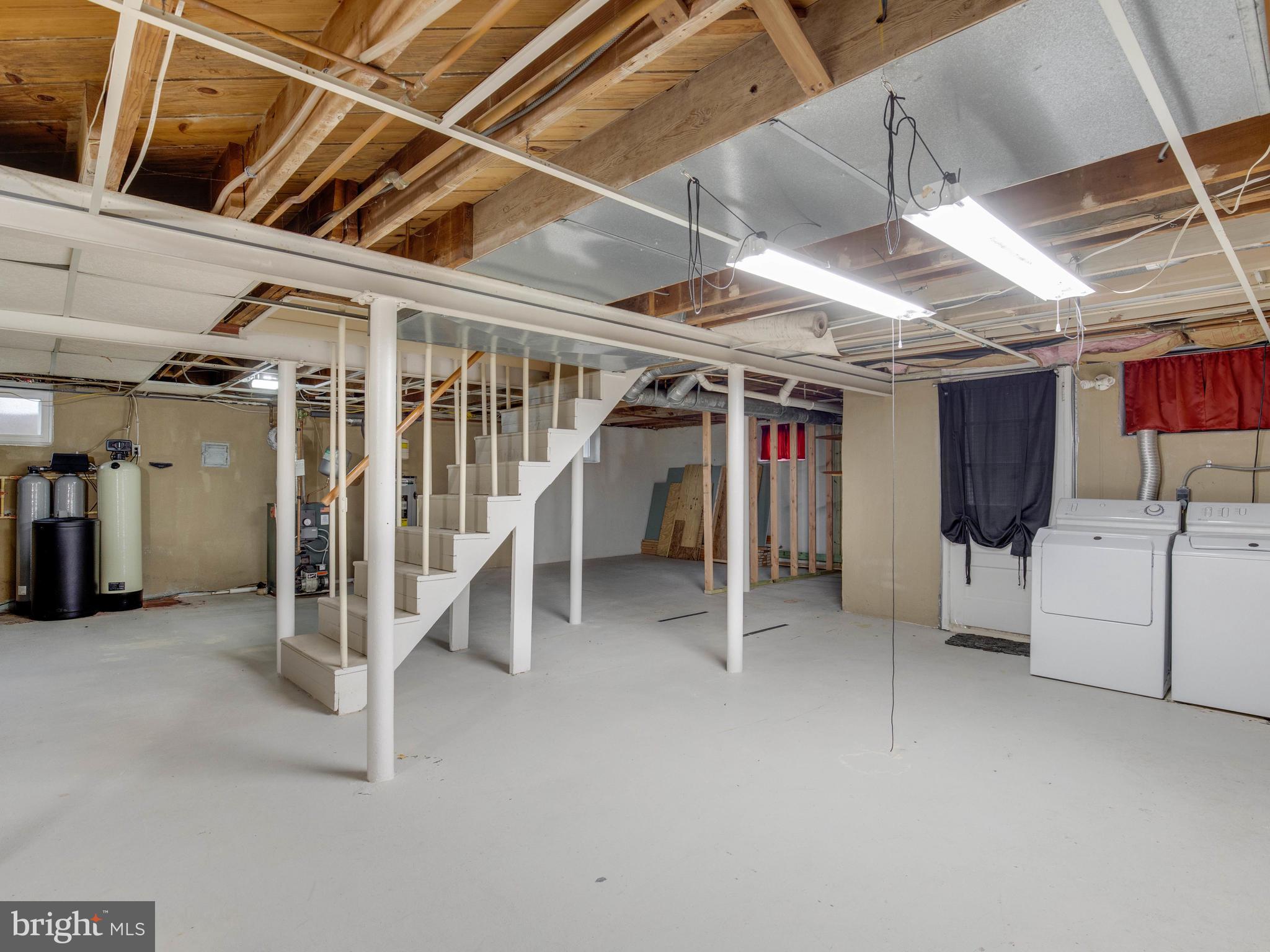 BARBARA HEIGHTS - Residential Lease