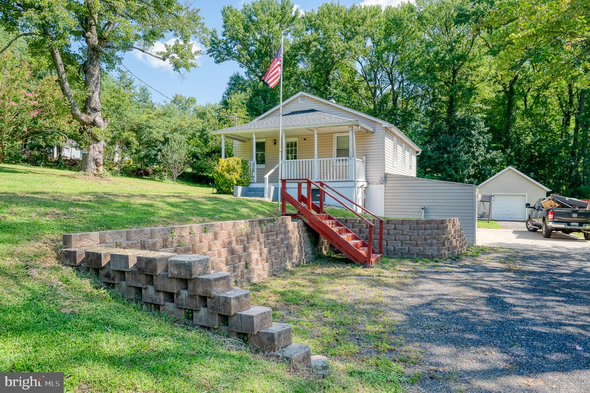 2808 HENLEY DRIVE