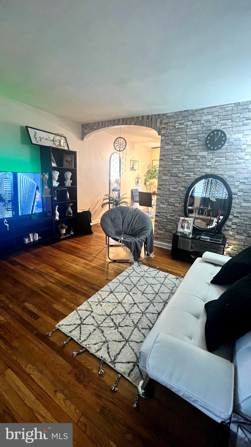 MAYFAIR - Residential