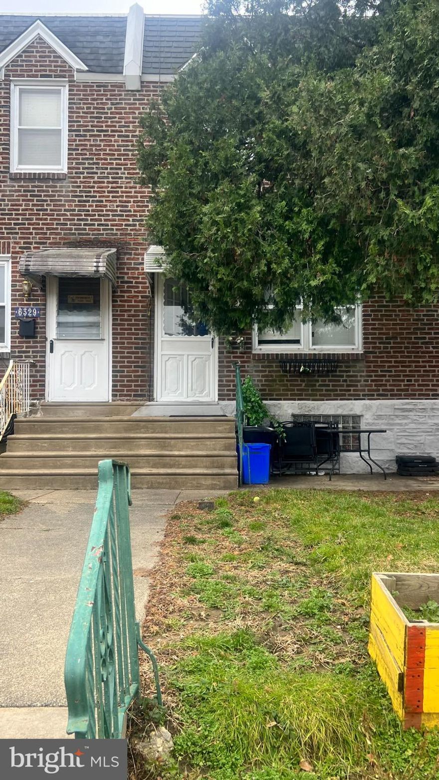 Well Kept 2 Bedroom Row Home With Beautiful  Refinished Hardwood Floors. Newer Kitchen. This Cute Home Is In "Move-In" Condition. Conveniently Located Near Schools, Public Transportation, I-95 and the Tacony Palmayra Bridge.  Great Block with great neighbors. Come take a look and make an offer today.