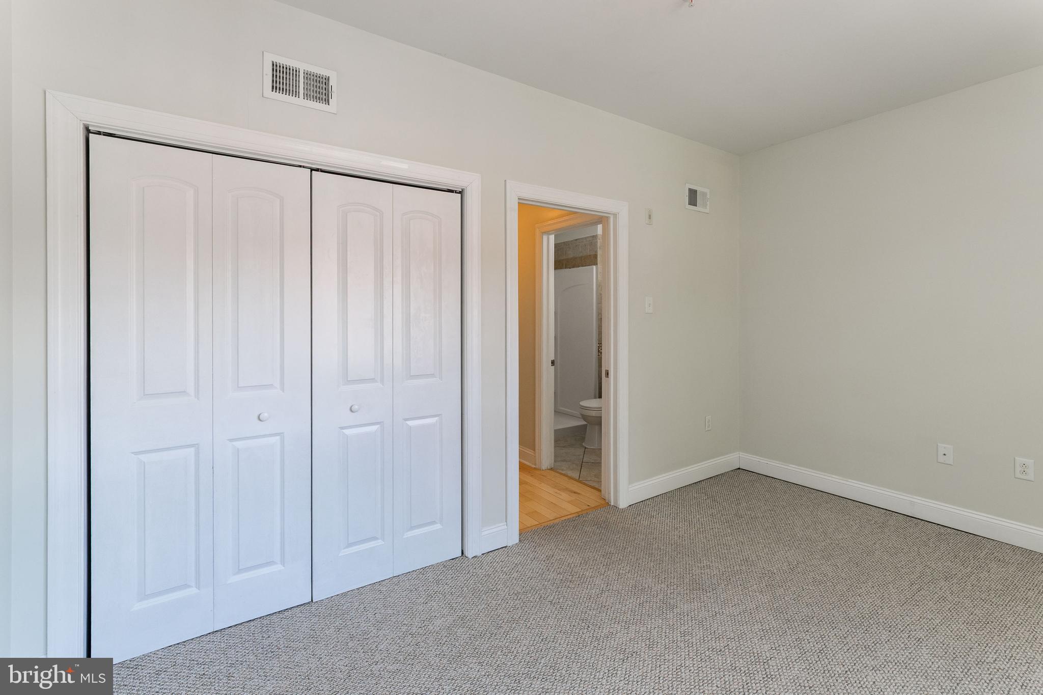 UNIVERSITY CITY - Residential Lease