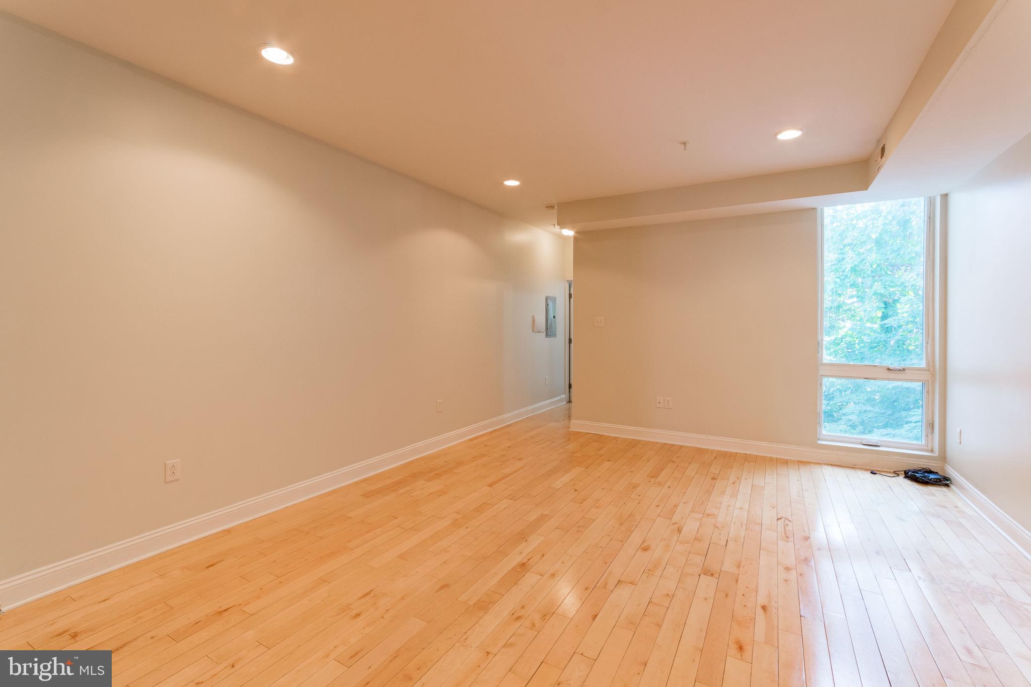 UNIVERSITY CITY - Residential Lease