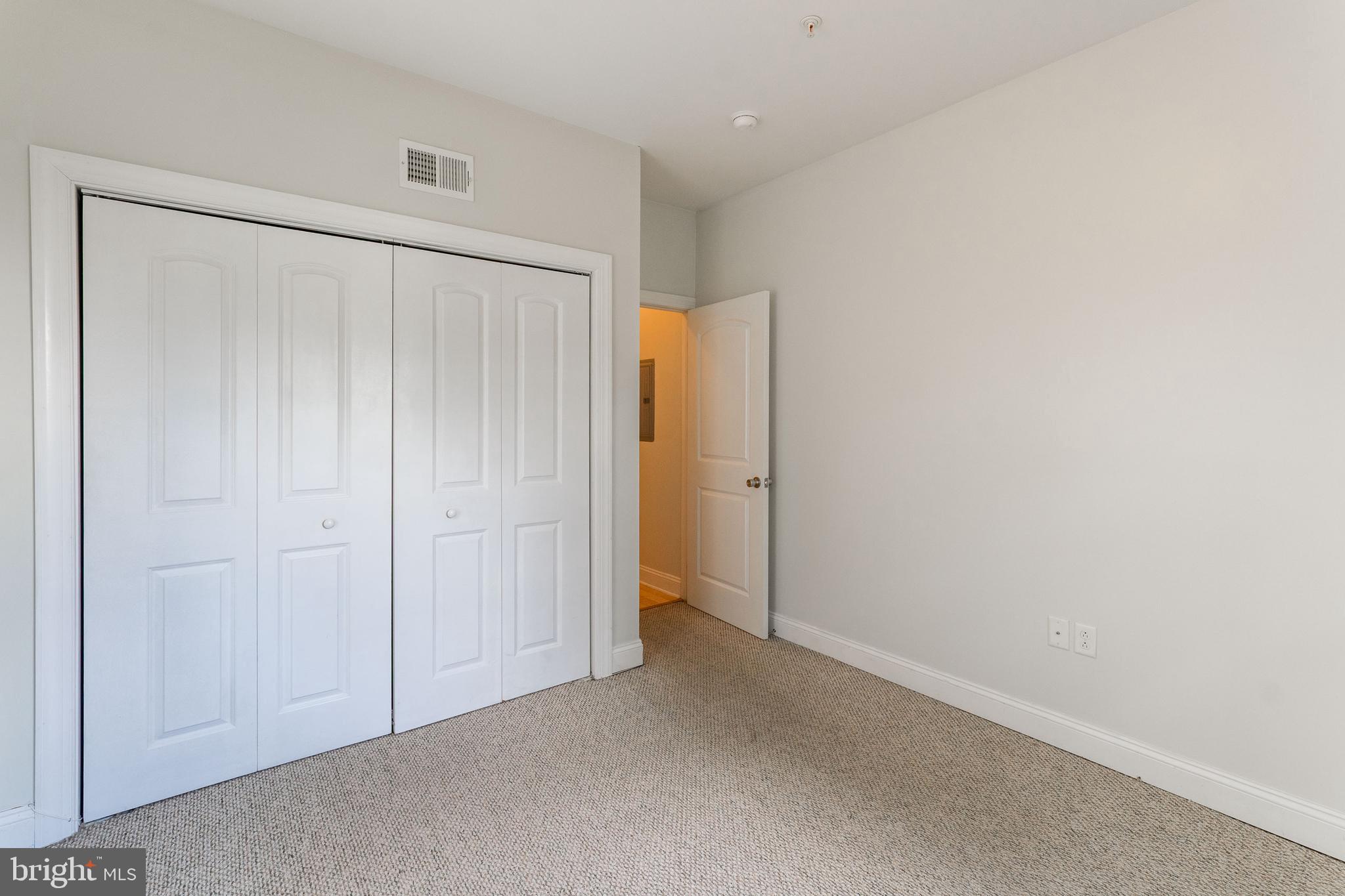 UNIVERSITY CITY - Residential Lease