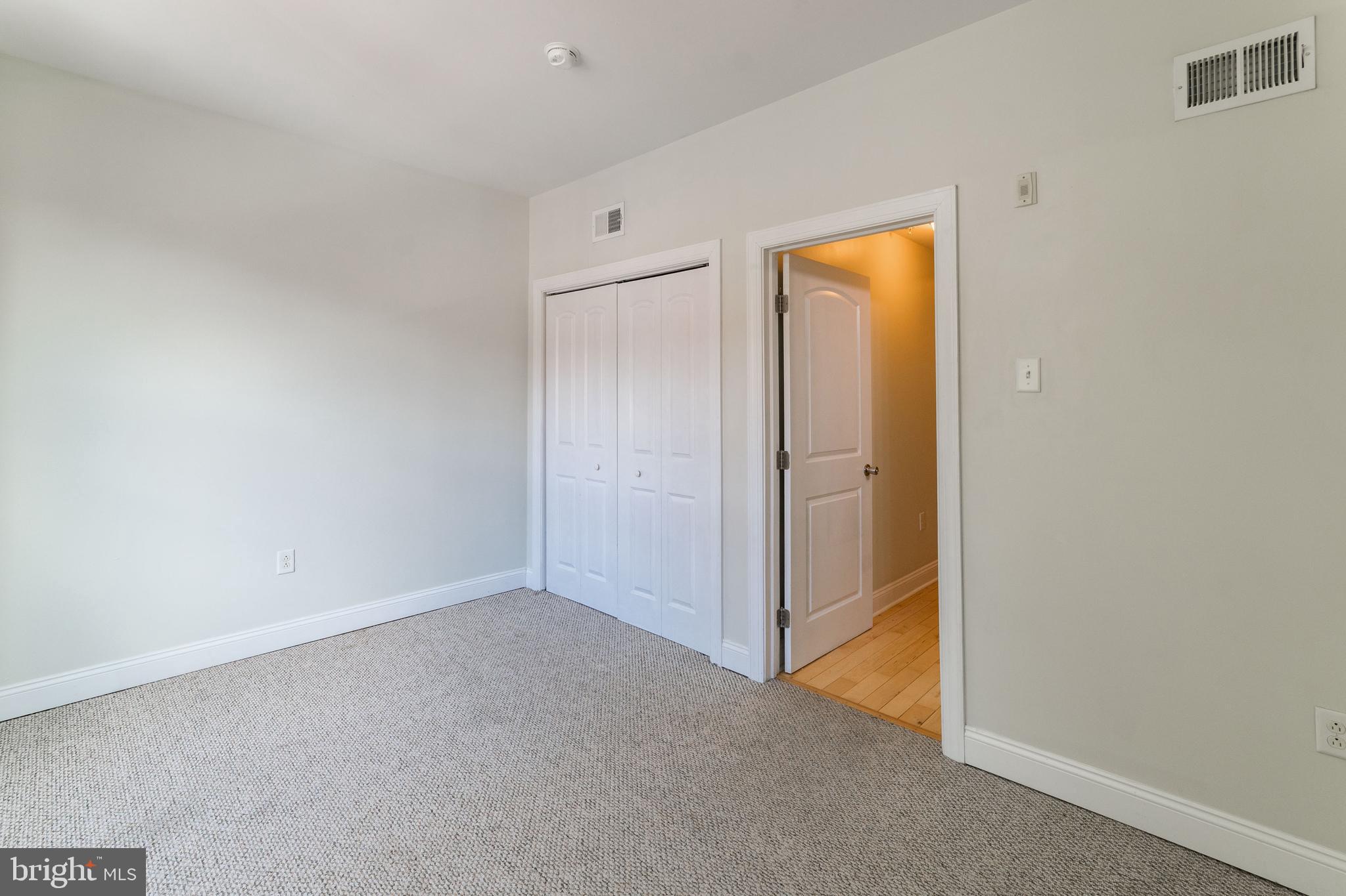 UNIVERSITY CITY - Residential Lease