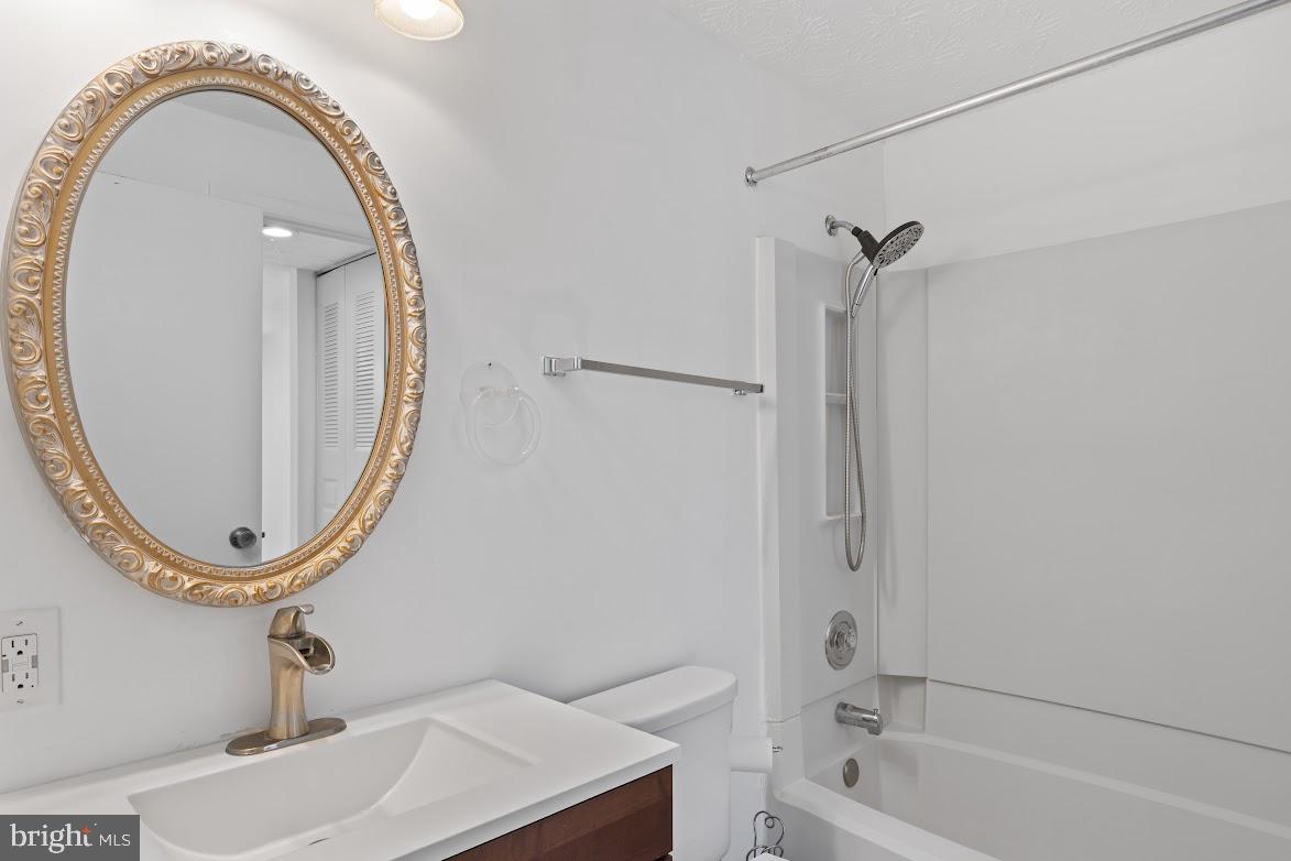 GREENCASTLE MANOR - Residential