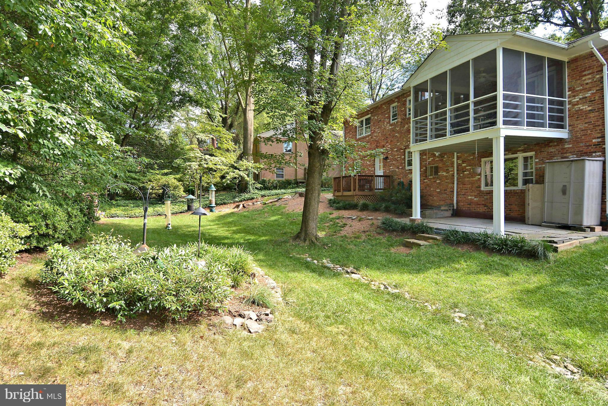 GOLF CLUB MANOR - Residential