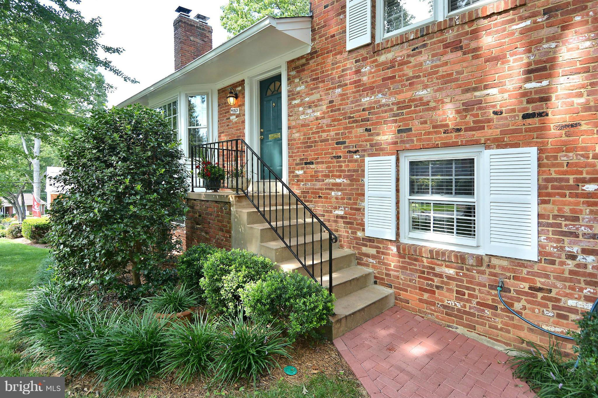 GOLF CLUB MANOR - Residential