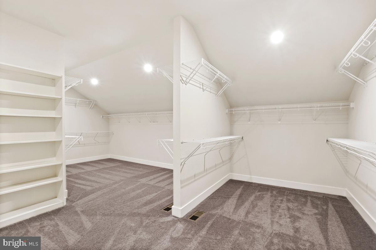 WOODBORNE PRESERVE - Residential