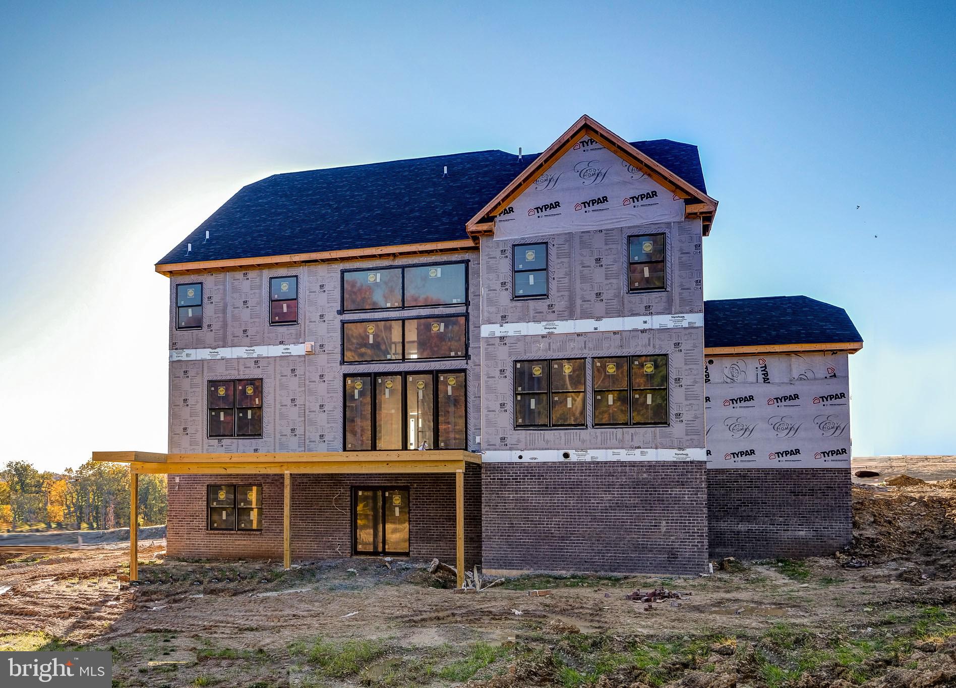 GARNET POINTE - Residential