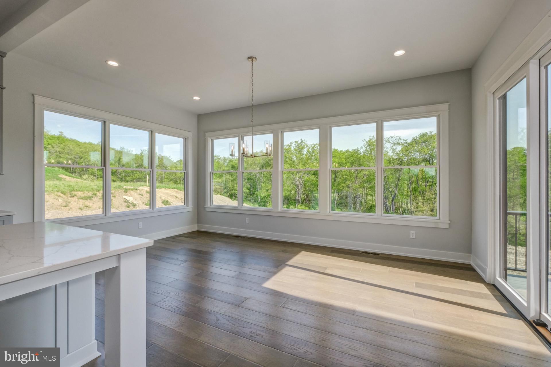 GARNET POINTE - Residential