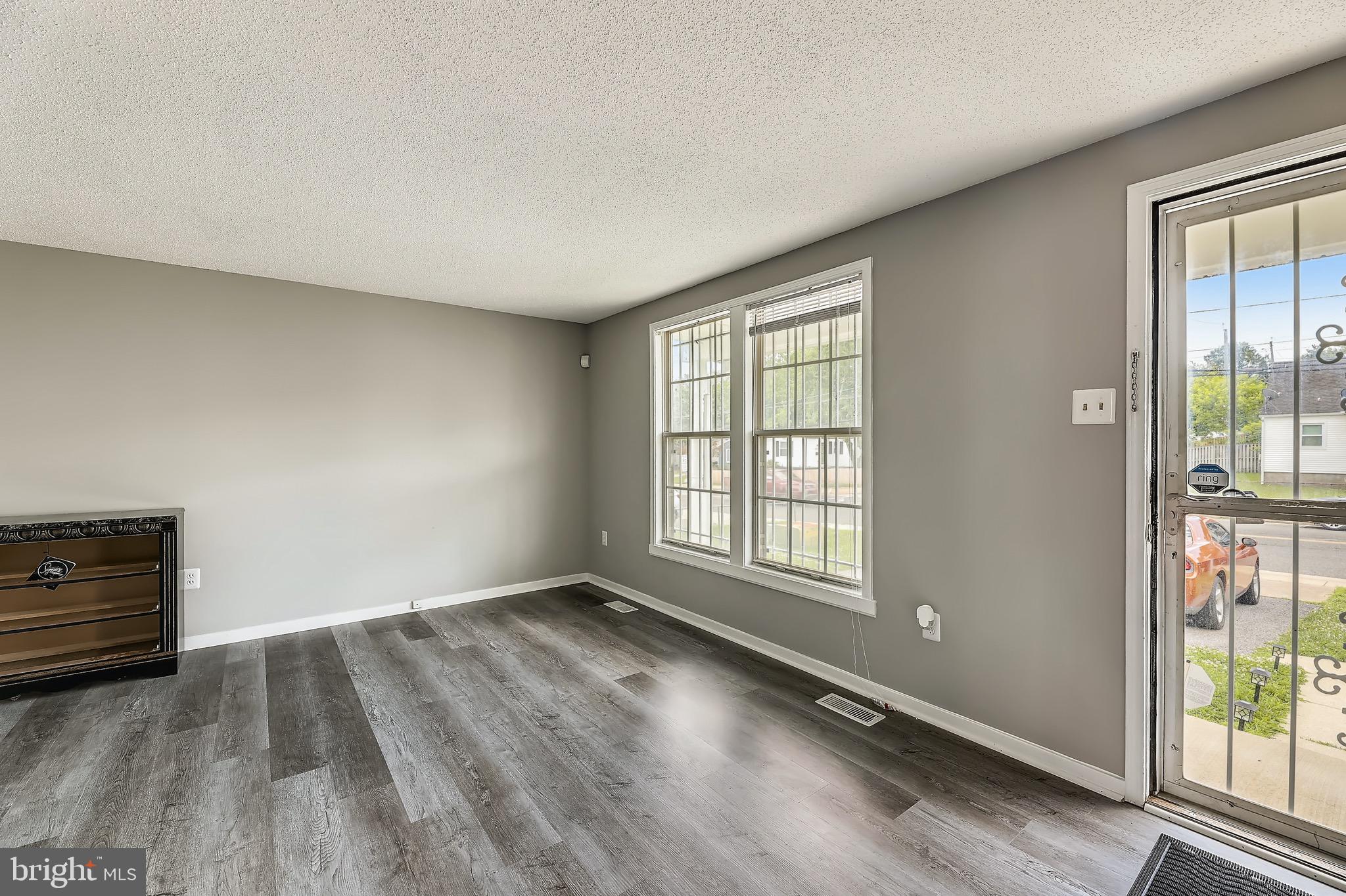 HIGHLAND GARDENS - Residential