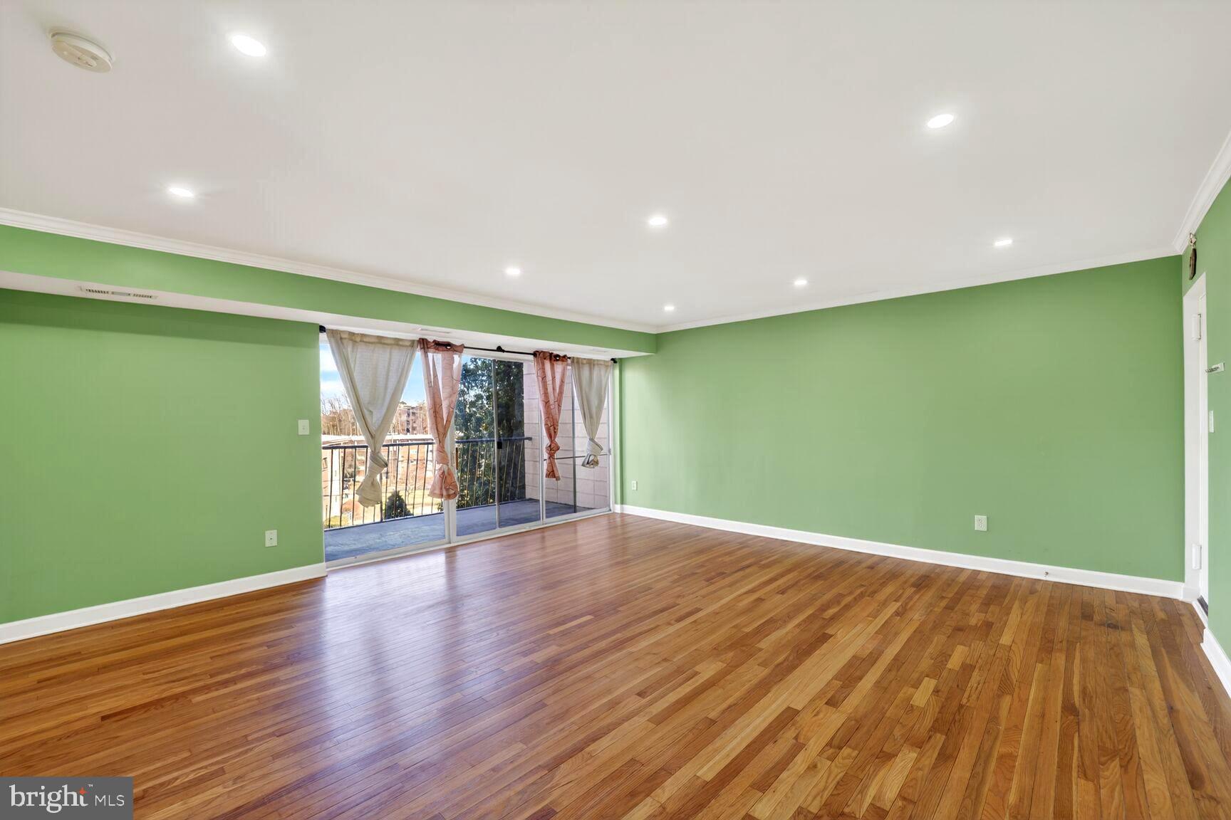 FRENCHMANS CREEK - Residential